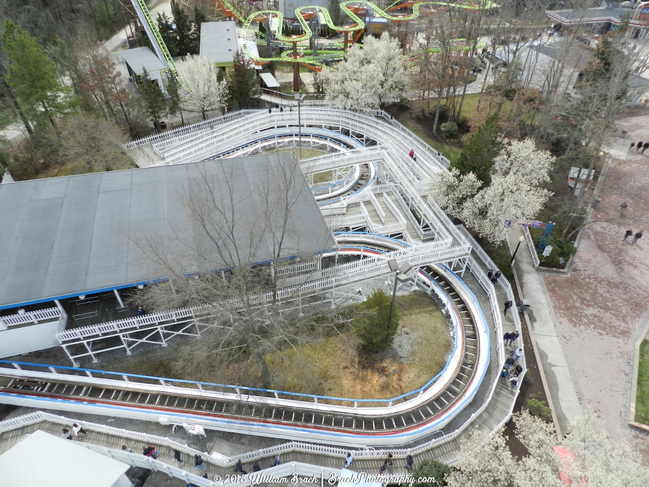 Looking at Racer 75's station and queue from Americana.