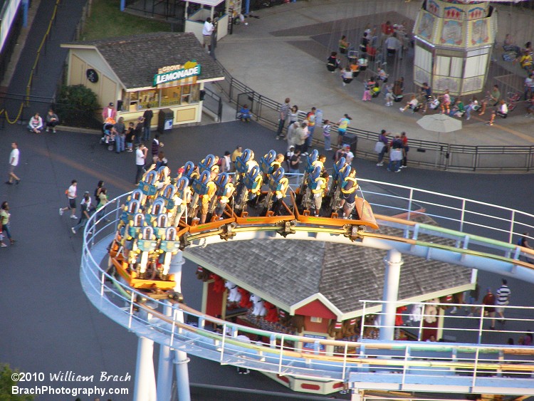 Train headed towards the drop on Shockwave.