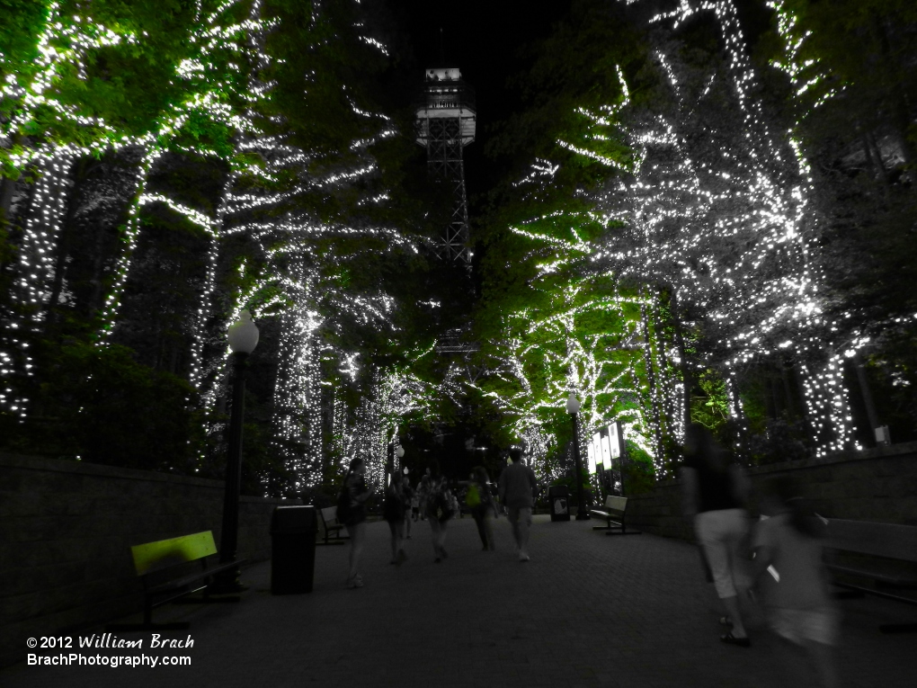 Green lights in Snoopy's Starlight Spectacular.