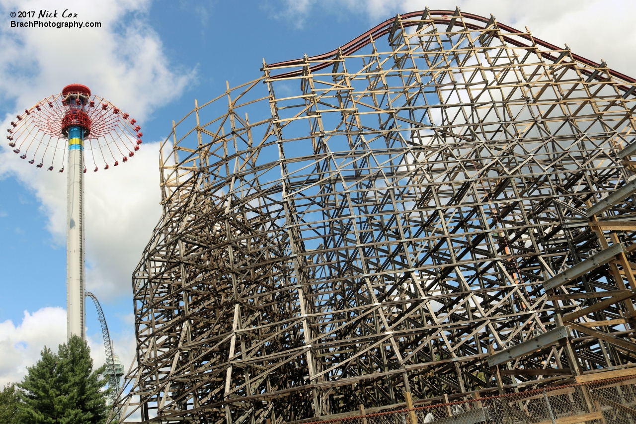 WindSeeker flying over Twisted Timbers.