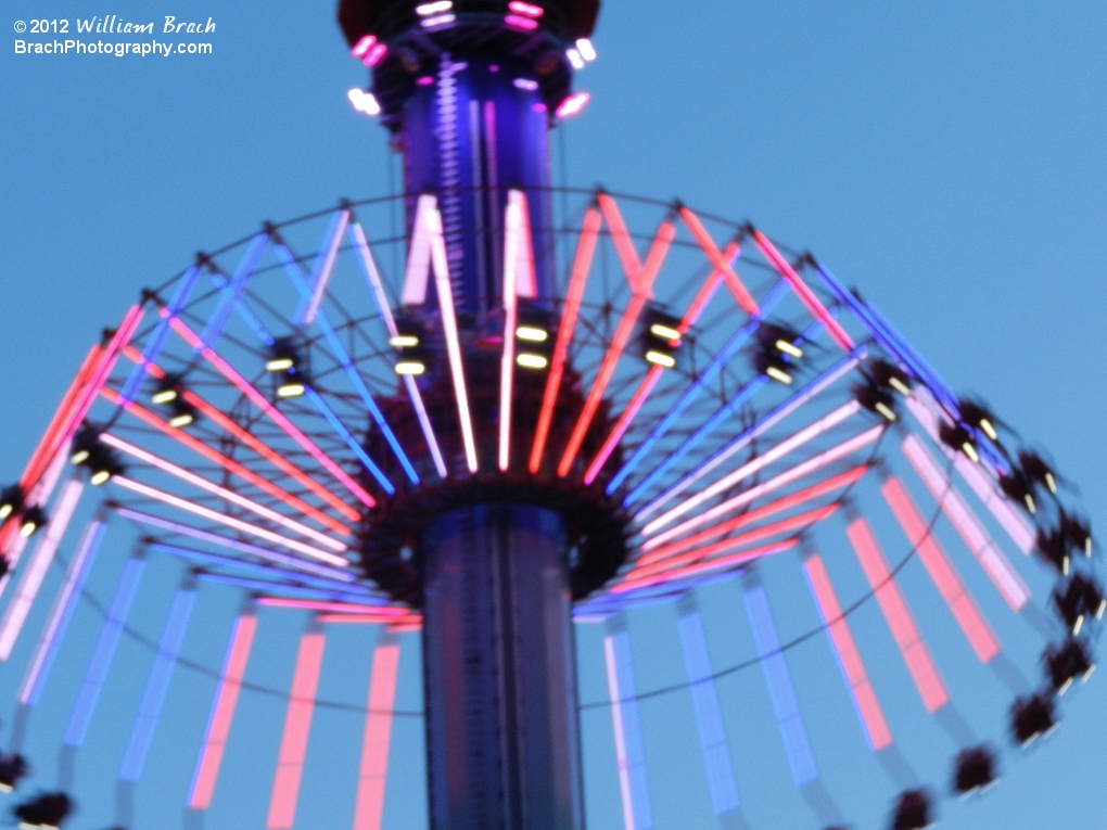 Night vies of WindSeeker at Kings Dominion.