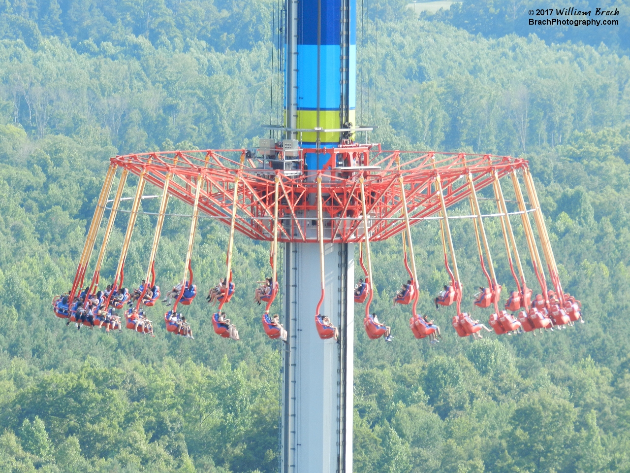 Gondola being lowered back to the station.