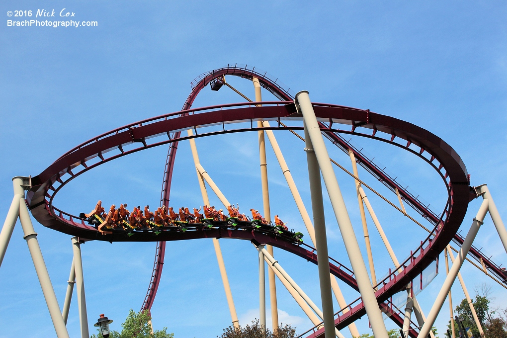 The train in the final helix headed towards the splashdown.