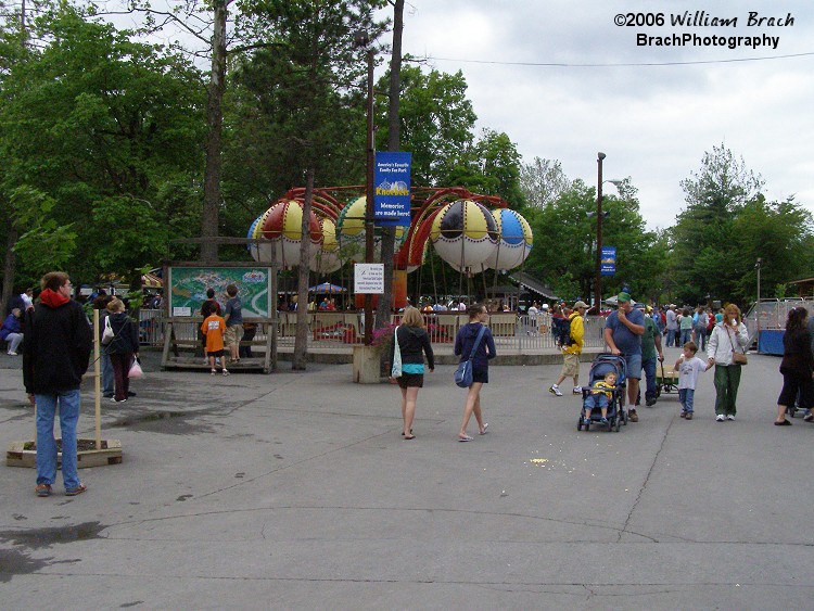 Balloon Race ride on the midway at Knoebels.