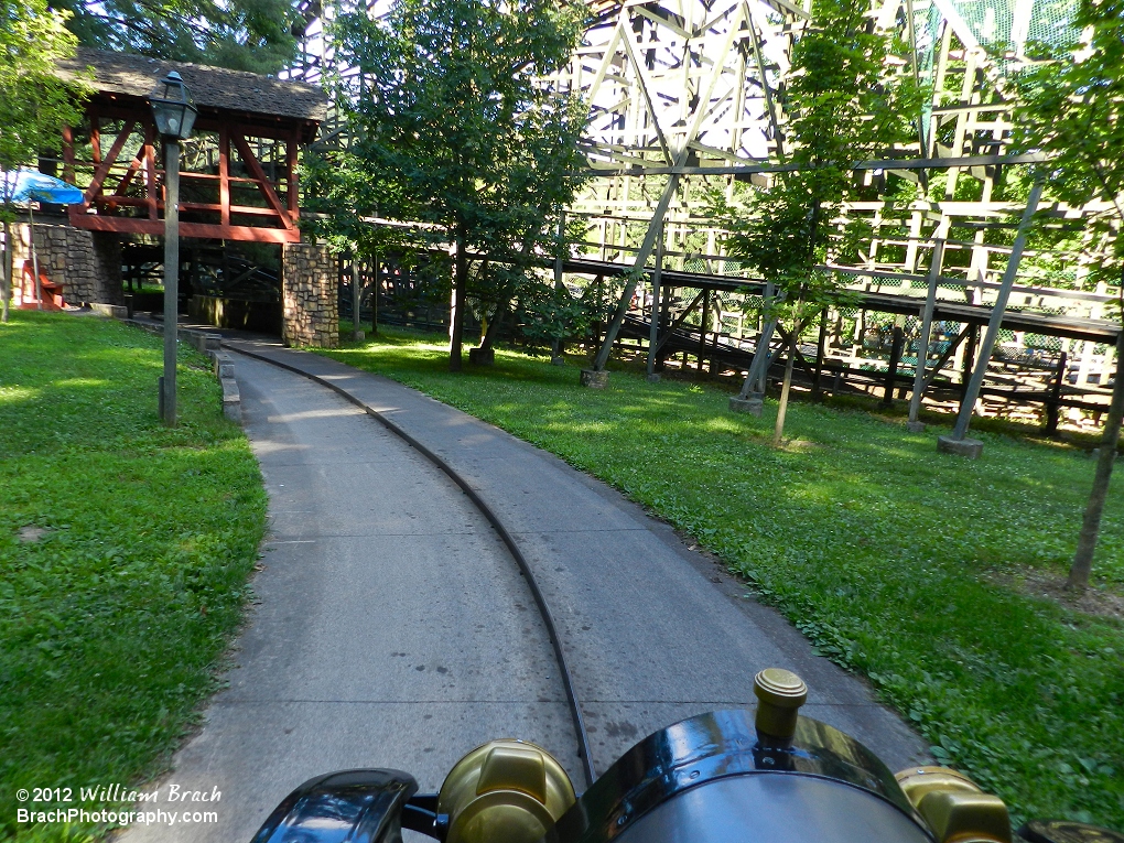 Heading twoards the station on Gasoline Alley.