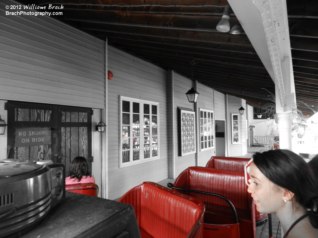 Haunted Mansion's station in black/white/red.