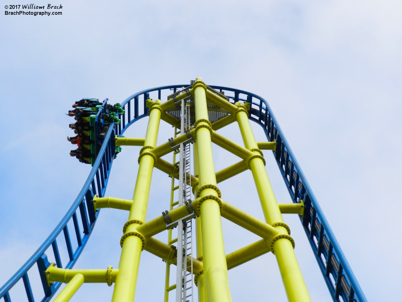 Carriage going down the 90-degree vertical drop.