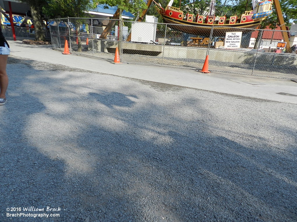 Check out the shadow of the Italian Trapeze on the gravel next to the new Galleon.