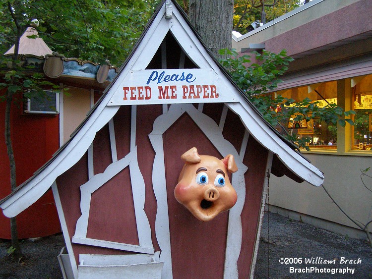 Knoebels has a really good idea on their hands for recycling paper in the park.  I'm going to try this with a long piece of toilet paper this season.  The Alamo Resturant is just to the right of the paper booth.