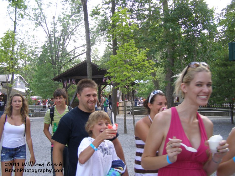 Guests at Knoebels enjoying their slushies!