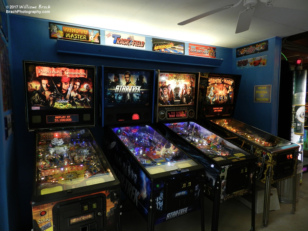 Classic arcade pinball games!