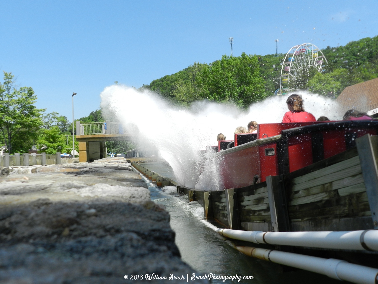 Skloosh boat splashing down!