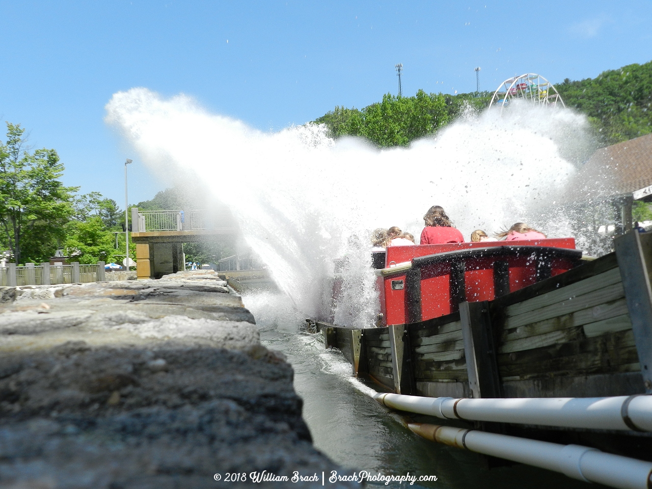 Huge splash of water from Skloosh!