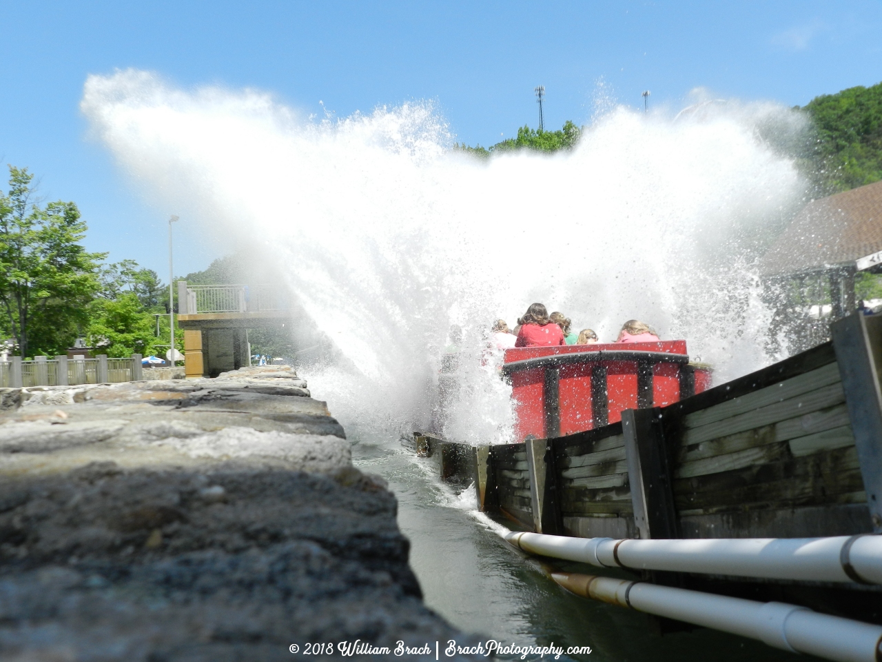 Huge splash of water from Skloosh!