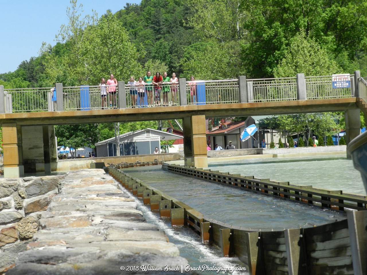 Guests anticipating the next boat to splash down on Skloosh!