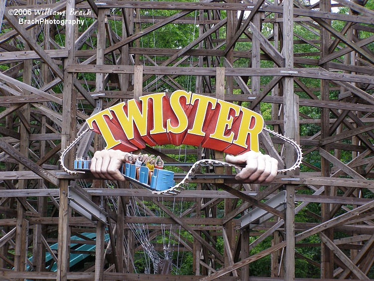 Once again, Knoebels doesn't slack off on attention to detail  Love the detail in the carved sign!