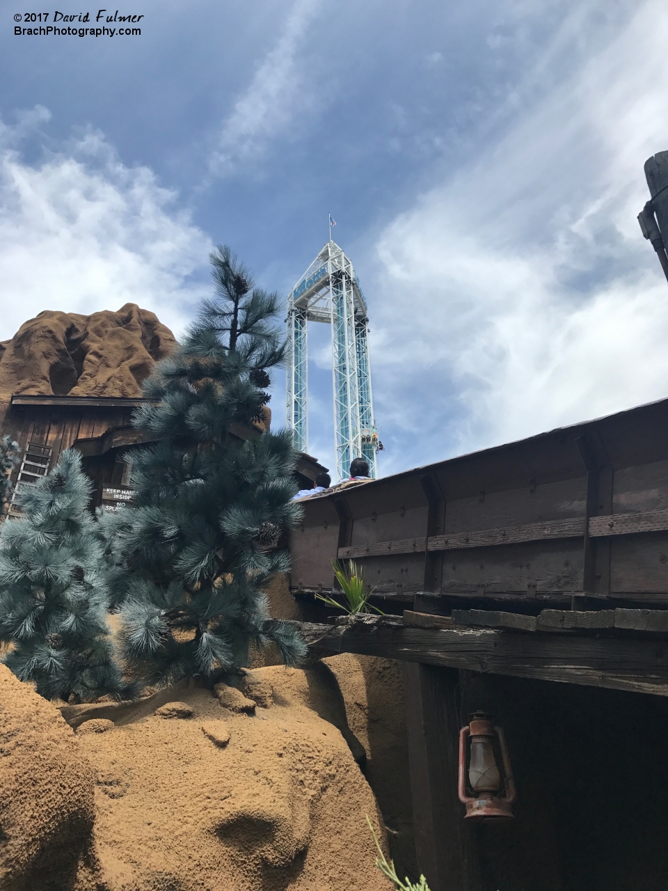 Looking at th elift hill of the Timber Mountain Log Ride.