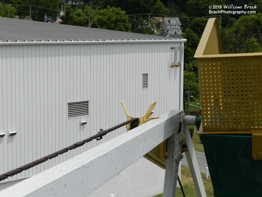 Detailed view of the drive cable on the Ferris Wheel.