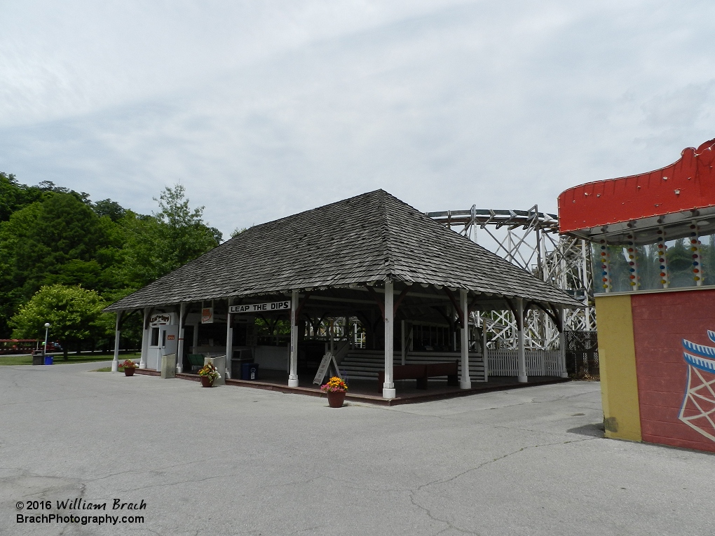 Here's the station to the Oldest Wooden Coaster in the WORLD.  That's right!  Built in 1902 and it's the oldest wooden coaster around!