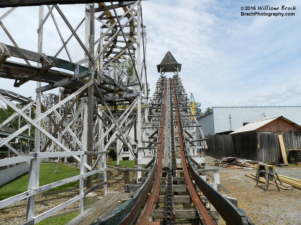 Looking at the lift hill of Leap the Dips.