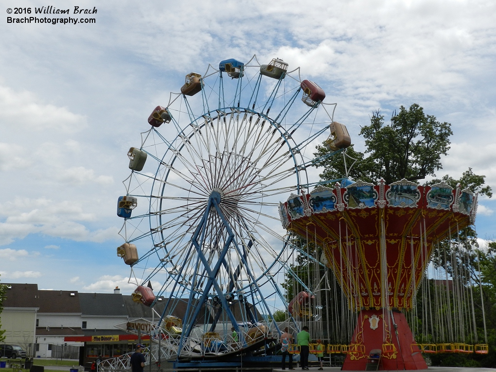 Classic Chance Sky Diver ride at Lakemont Park.