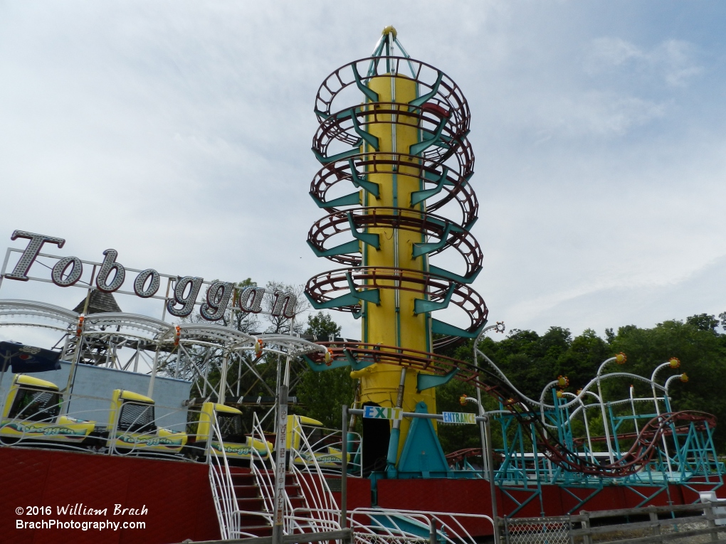 Toboggan coaster at Lakemont Park features a 90-degree straight up lift hill and 5 dizzying helixes into the bunny hills.