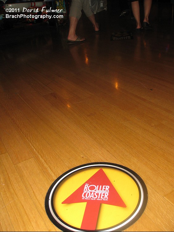 Inside NY NY Casino building are full of labyrinth, the stickers on the floor aid us in the direction to the ride.