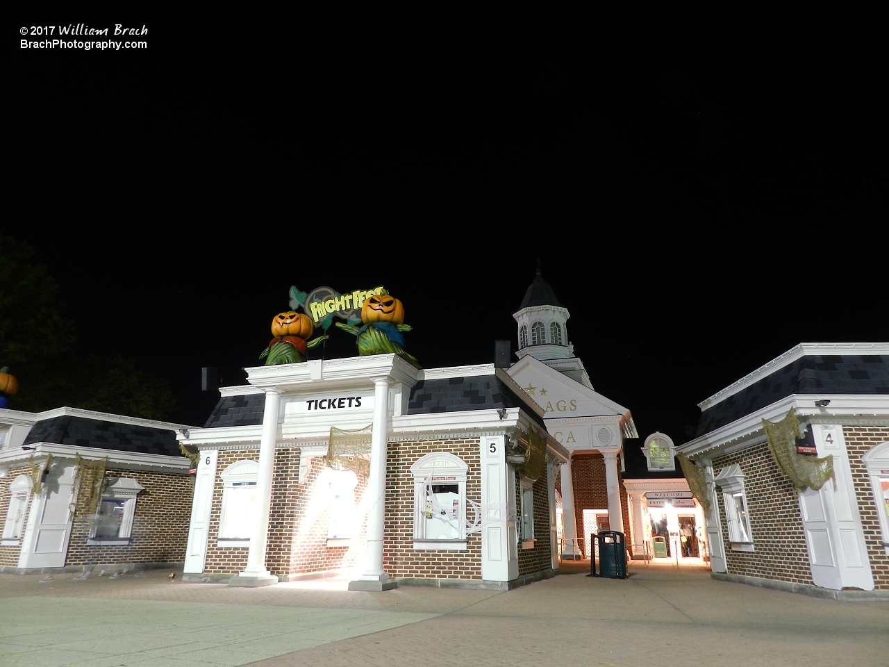 Front entrance to the park decked out in Halloween decorations.