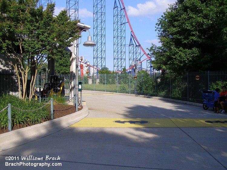 Looking up towards Superman on the Batwing Midway.