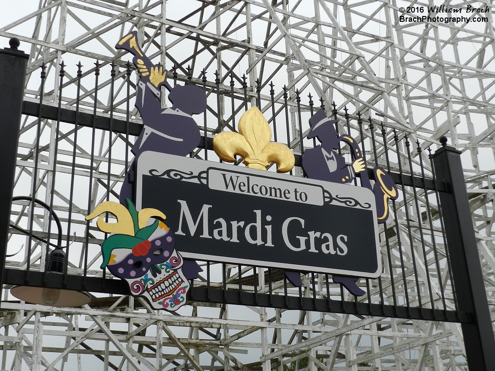 With the introduction of Bourbon Street Fireball, a much needed new path connecting Mardi Gras to Gotham City was created going through Wild One's structure.