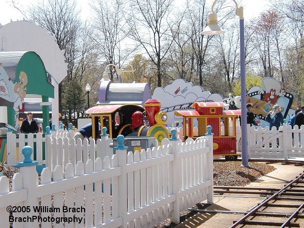 Foghorn Leghorn's Tinsel Town Train.