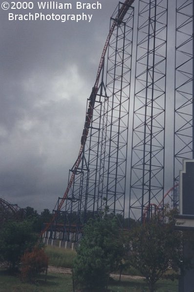 Superman: Ride of Steel going down the first drop.