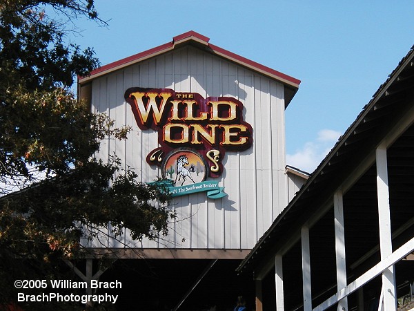 In 2005, Wild One got a nice, spiffy new sign.  Nice job on the sign, Six Flags.  Nice work.