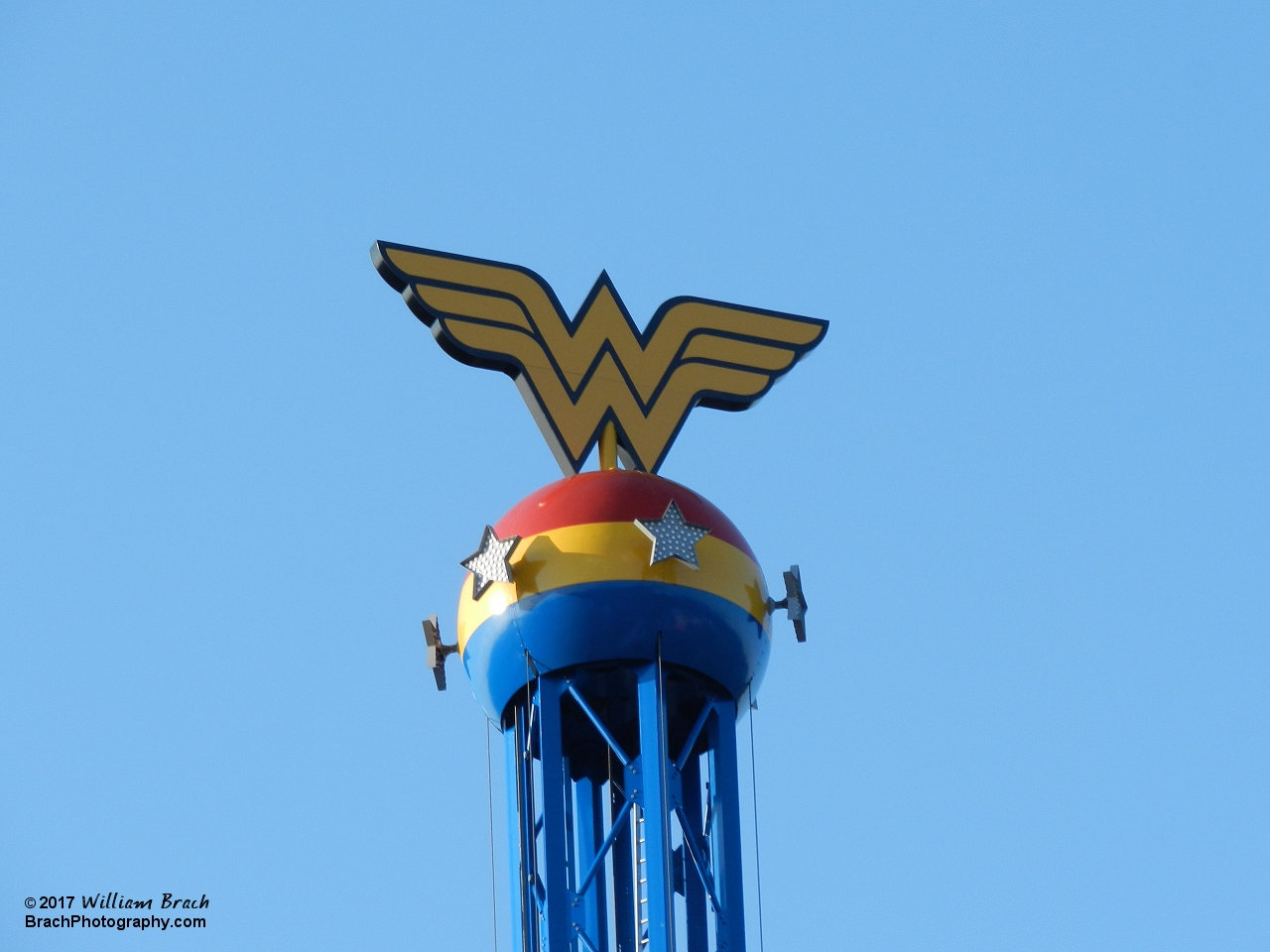 The top of Wonder Woman: Lasso of Truth at Six Flags America.