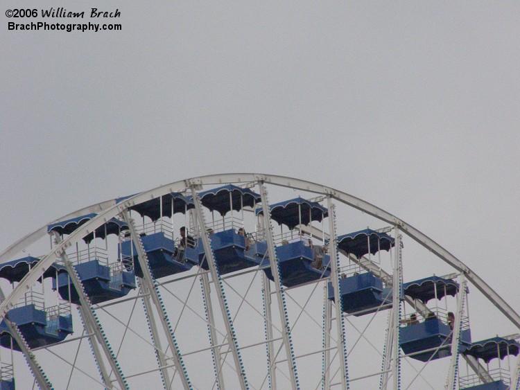 Closer view of the Giant Wheel at Six Flags Darien Lake.