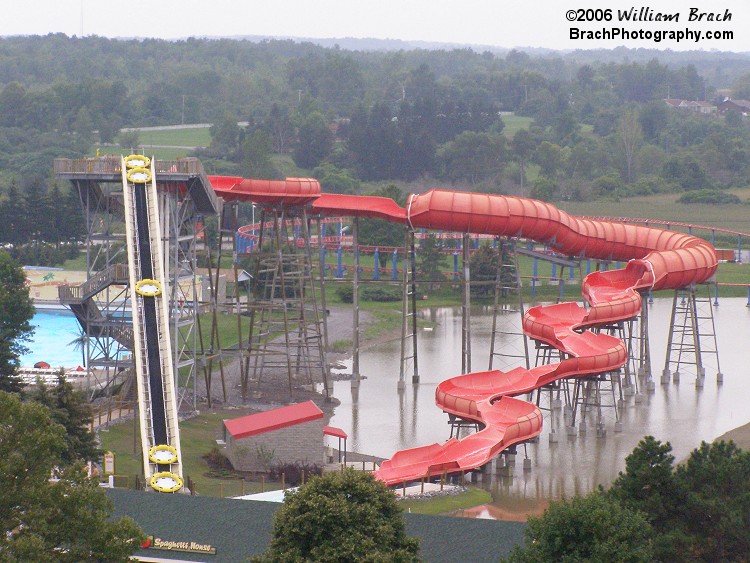 This water raft ride was new for 2006.  the ride was originally installed at Six Flags Astroworld (SFAW) in Houston, Texas.  Six Flags Corporate office closed down SFAW following the 2005 season and distributed rides among the Six Flags parks.  Six Flags Darien Lake got two rides from Astroworld.  The Big Kahuna and the B&M Standup Batman coaster.  As of February 2011, the coaster is still in storage and has not been assembled.  Update as of September 2020, the coaster has been removed from Darien Lake property and scrapped.