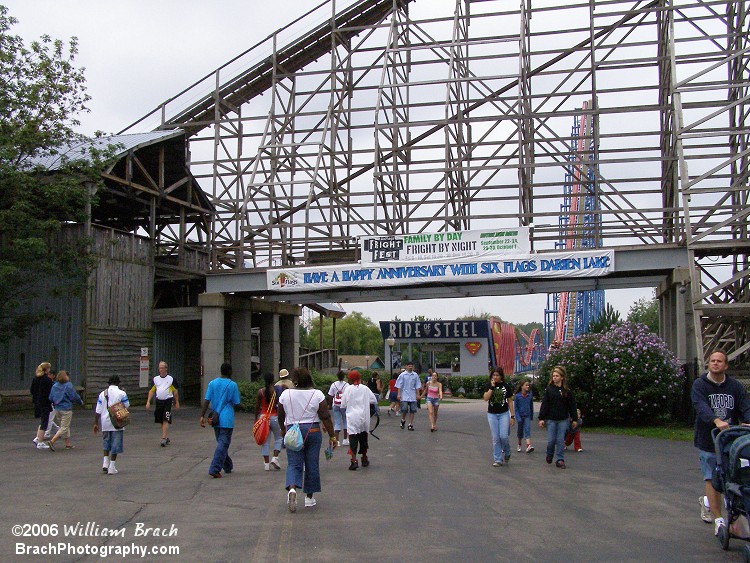 Predator and Superman Ride of Steel are seen here.