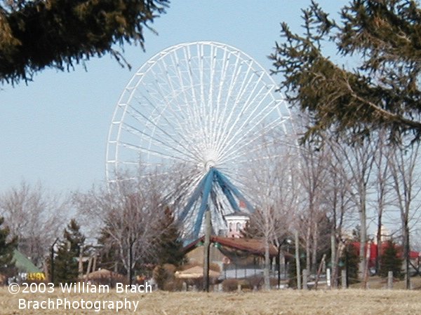 Six Flags Darien Lake's Giant Wheel naked without its gondolas on it.