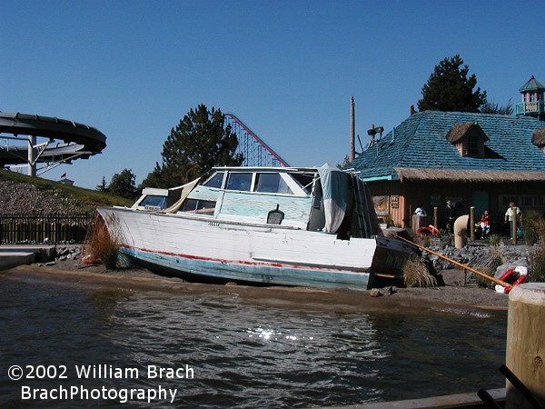 The wrecked boat prop.