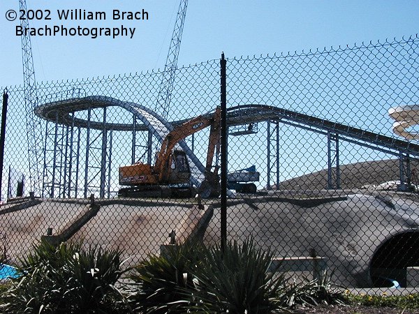 I don't think the park could remove those supports because they are on the rooftop of the concrete tunnels used by the Poland Springs Plunge.