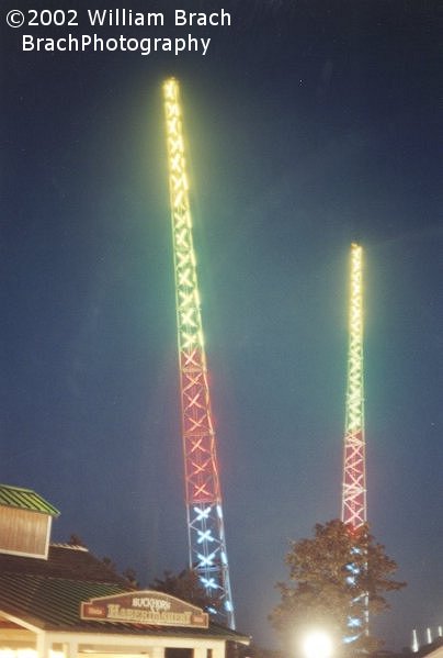 Sling Shot is a very beautiful ride at night.