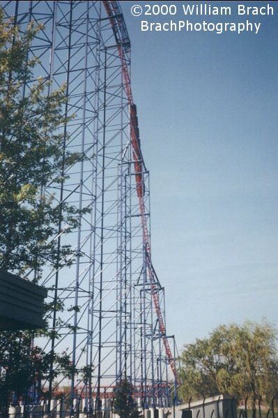 Superman: Ride of Steel train going down the 205ft drop.