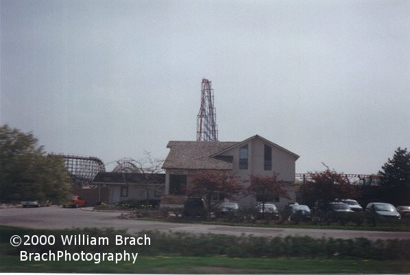 Superman: Ride of Steel's lift and drop as seen from the road outside the park.