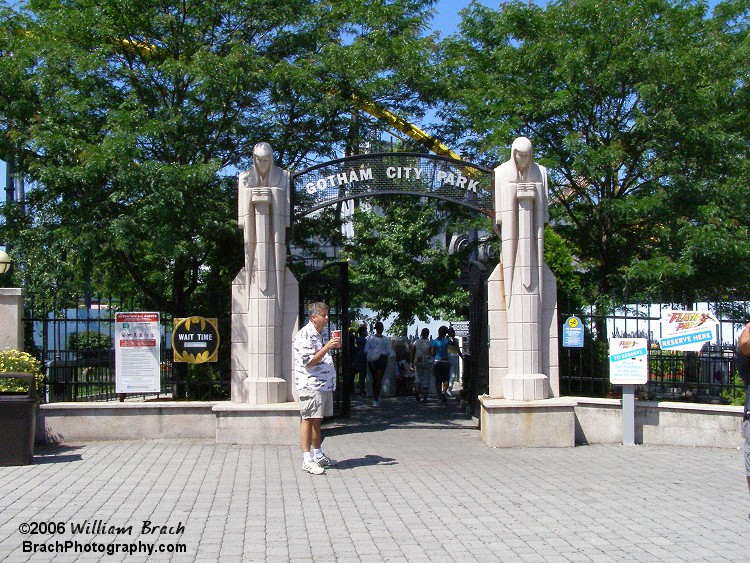 The ACTUAL entrance to Batman: The Ride.