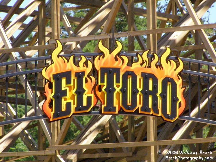 Love the flames on El Toro's entrance sign.