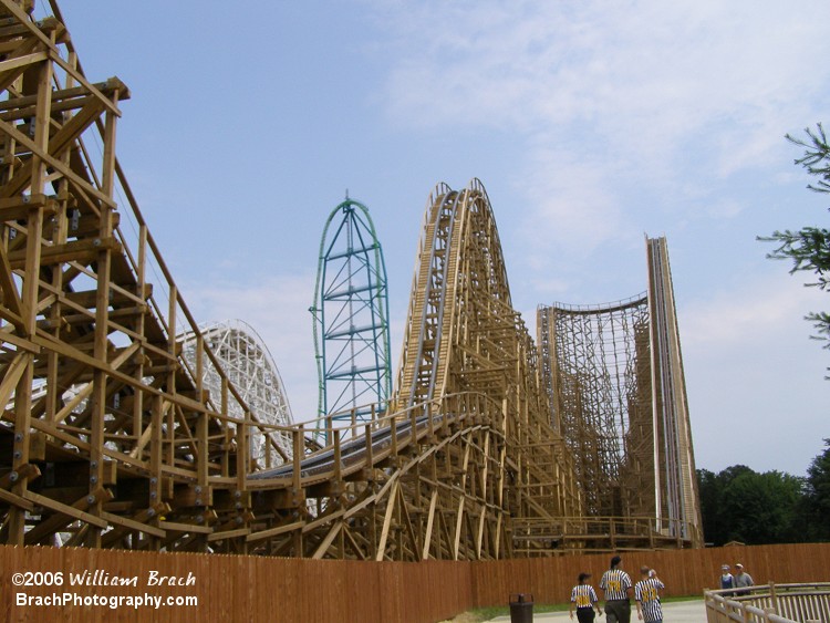 El Toro - 181ft tall wooden coaster built by Intamin.