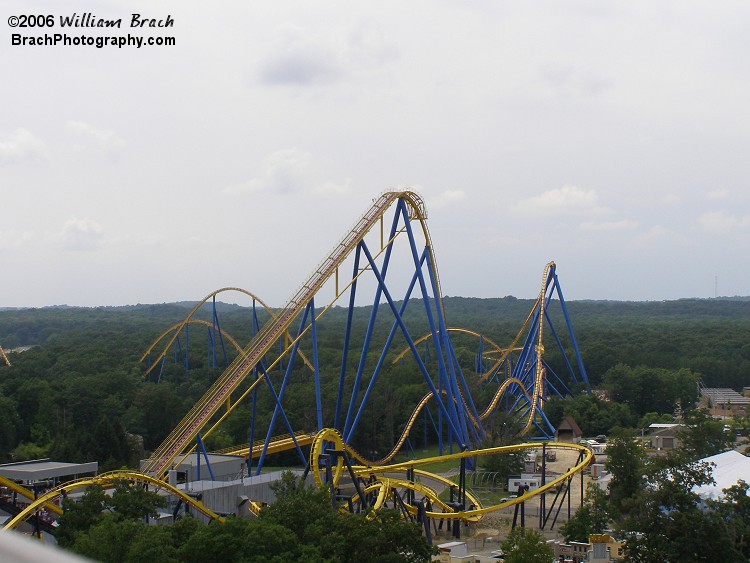 Nitro was built by Bolliger & Mabillard (B&M) for the 2001 season.  Nitro stands at 230ft tall.  The first drop is 215ft.