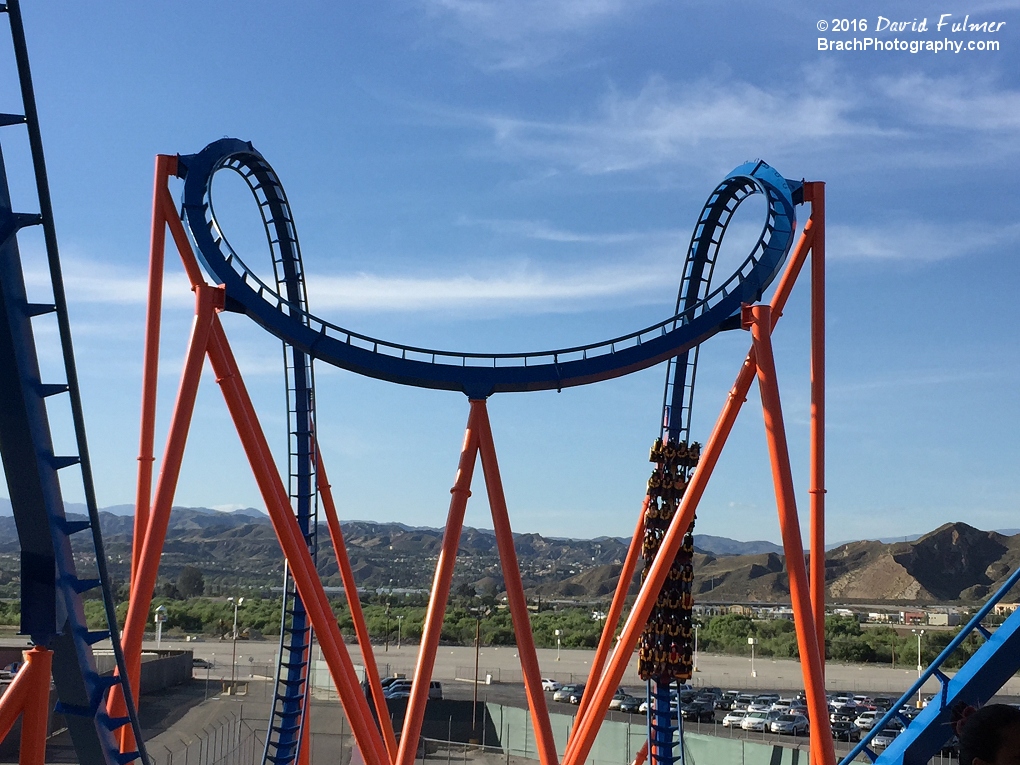 Train exiting the Cobra Roll element.