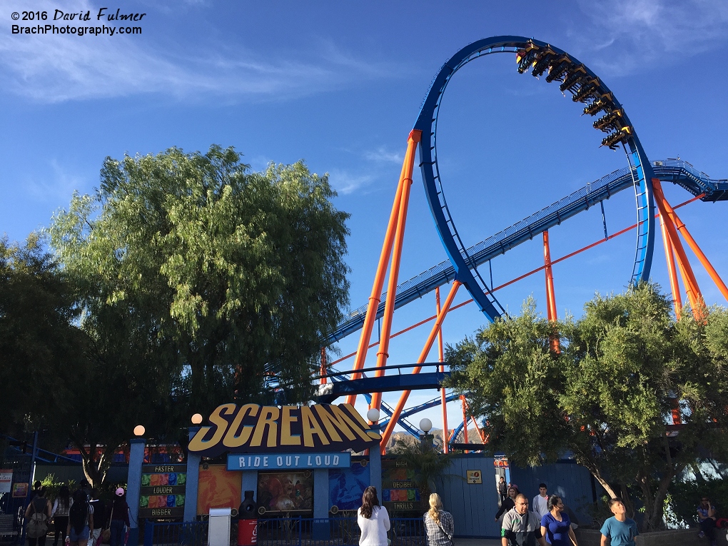 Scream was repainted not long ago and the coaster itself looks great with fresh paint!