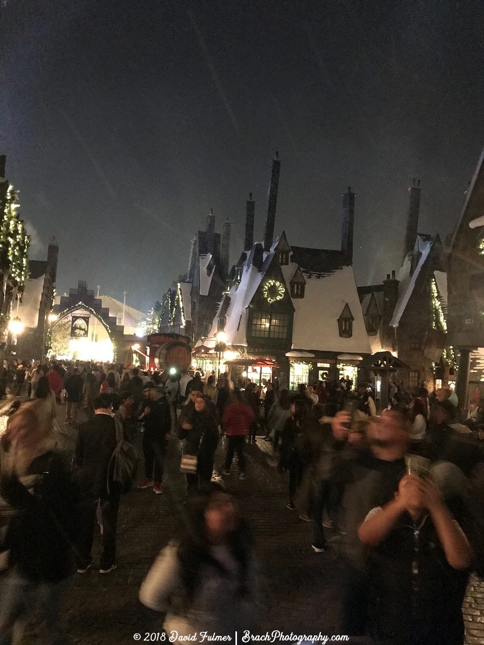 It's snowing in Hogsmeade!